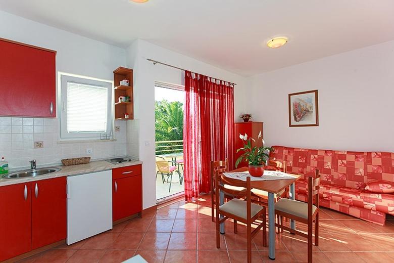 In With Terrace, Air Conditioning, Wifi, Washing Machine 202-3 Apartment *